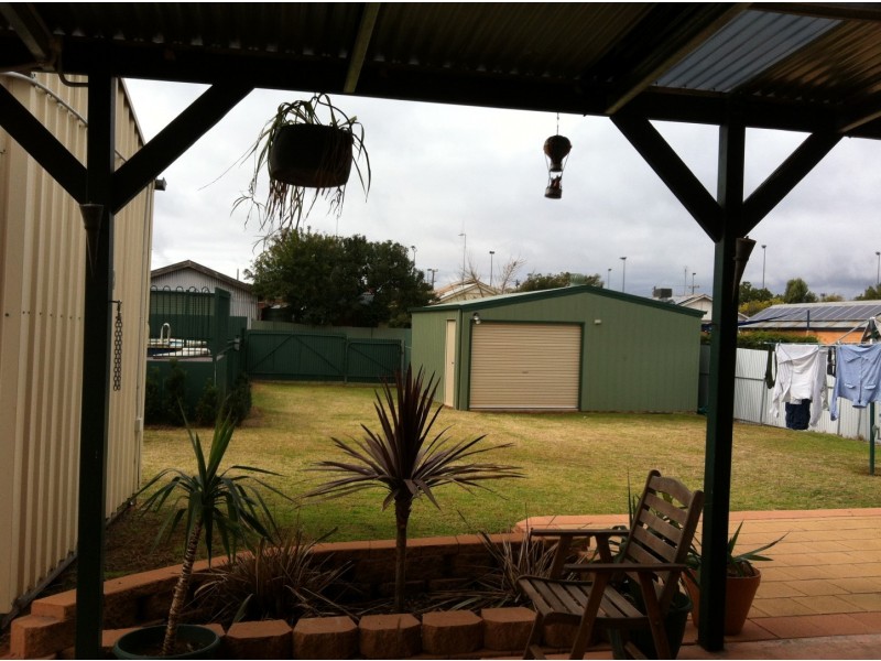 5 Bollinger Street, Parkes NSW 2870