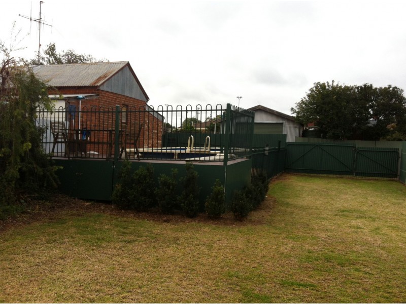 5 Bollinger Street, Parkes NSW 2870
