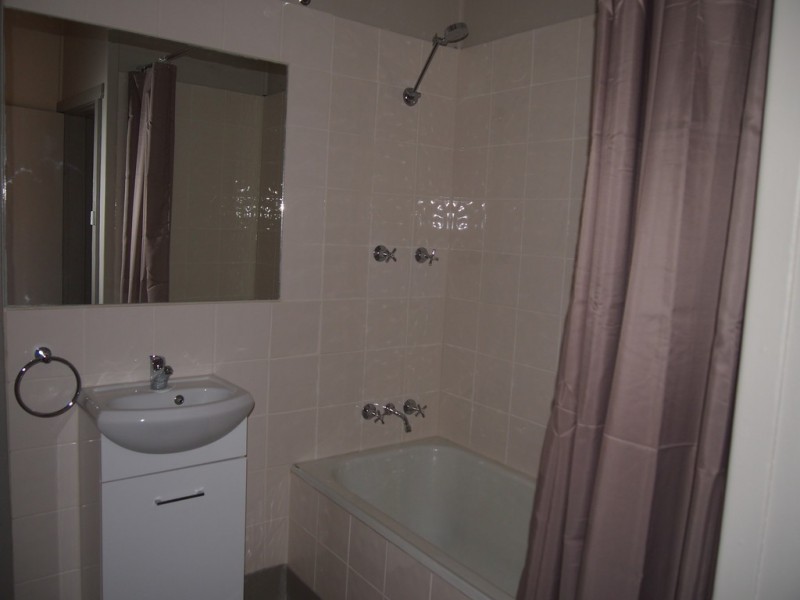 8 Hughes Street, Condobolin NSW 2877