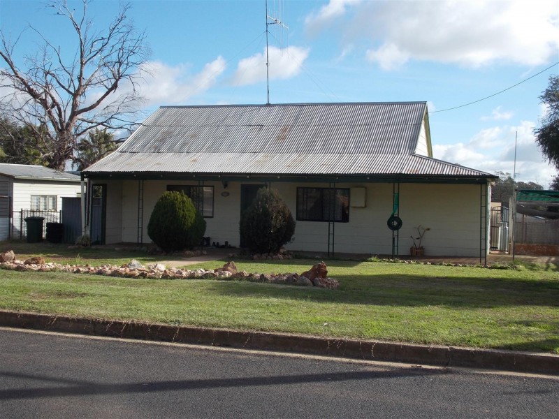 12 Paterson Street, Parkes NSW 2870