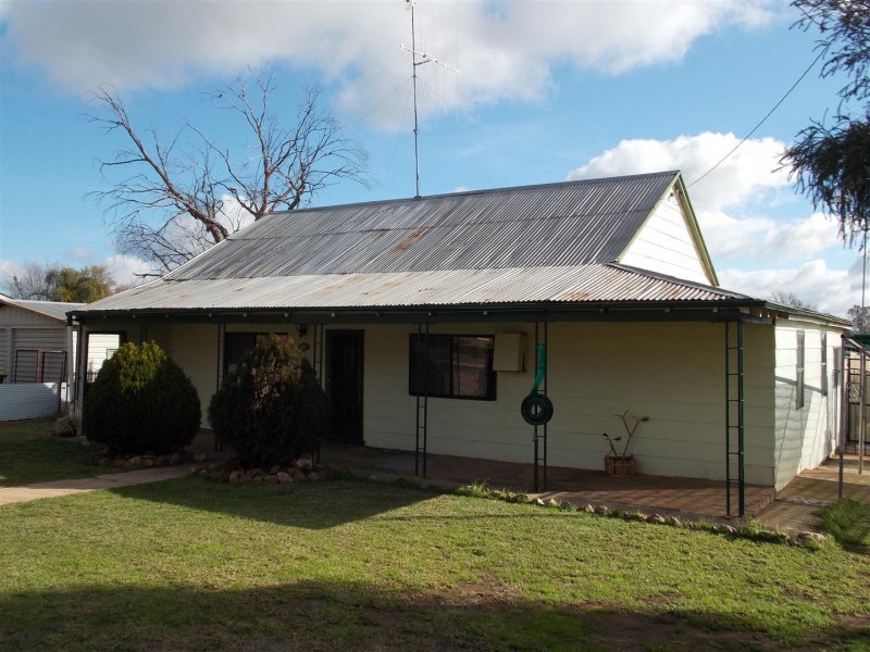 12 Paterson Street, Parkes NSW 2870