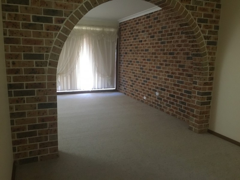 12 Bowditch Crs, Parkes NSW 2870