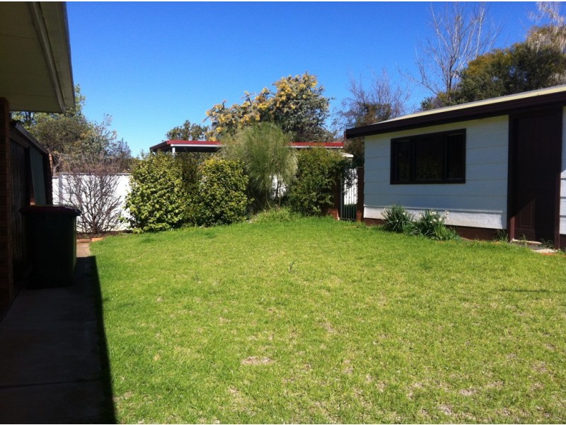 12 Bowditch Crs, Parkes NSW 2870