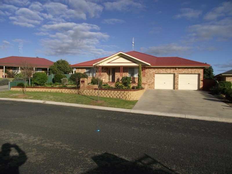 23 Alder Ave, Parkes NSW 2870