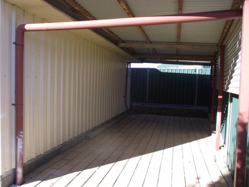 23 Alder Ave, Parkes NSW 2870