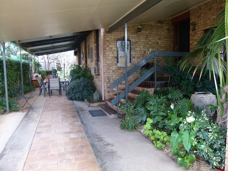 16 McDonnell Street, Forbes NSW 2871