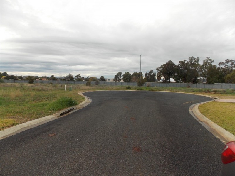 10 Monastry Close, Parkes NSW 2870