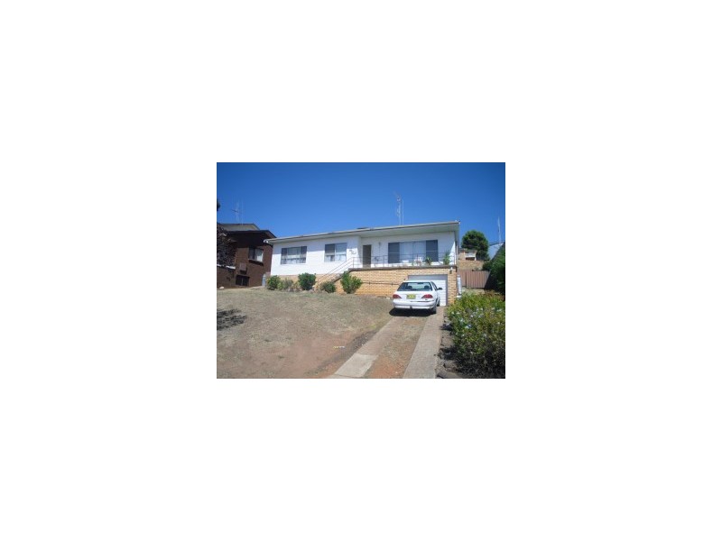 8 Panorama Cres, Parkes NSW 2870