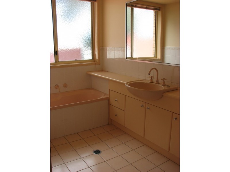 2a Brenner Street, Forbes NSW 2871