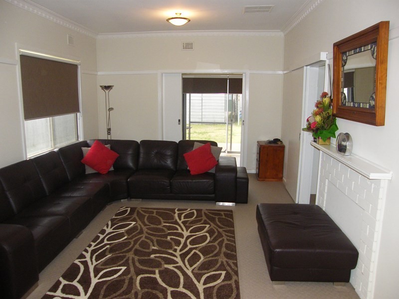 17 Grenfell Street, Forbes NSW 2871