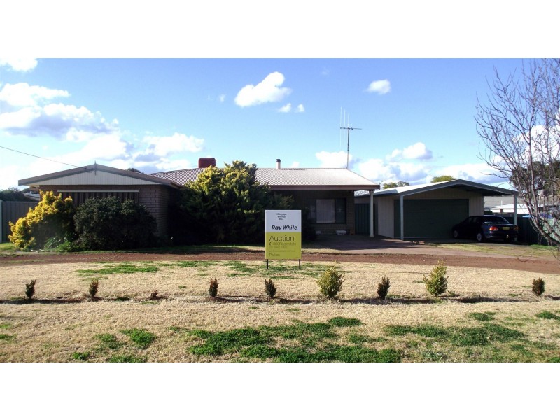 4 Best Street, Parkes NSW 2870