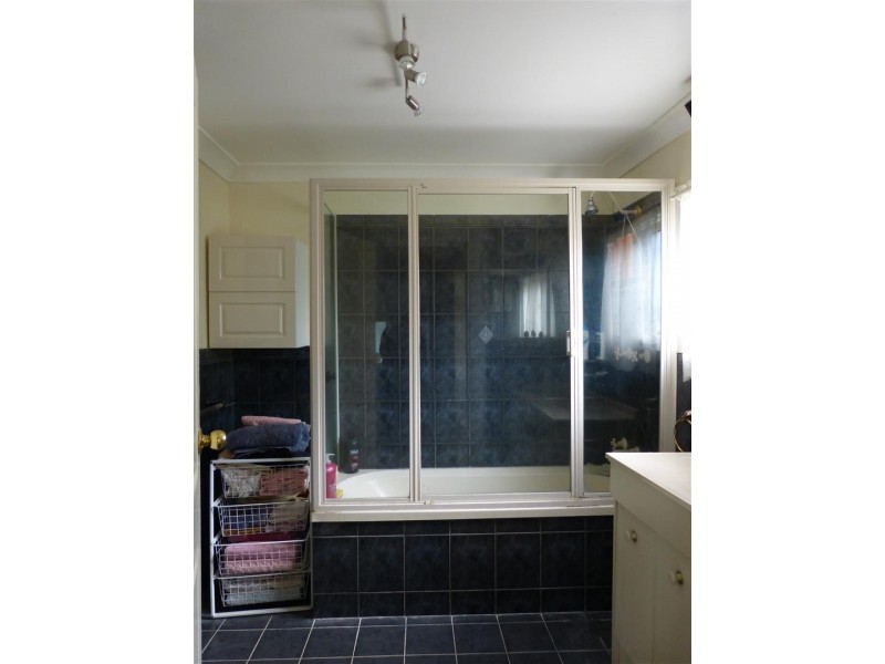 23 Lynch Street, Parkes NSW 2870