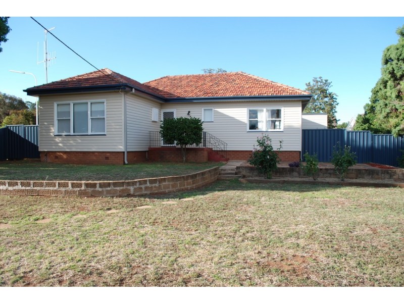 14 Want Street, Parkes NSW 2870