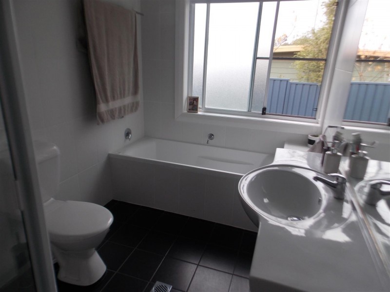 14 Want Street, Parkes NSW 2870