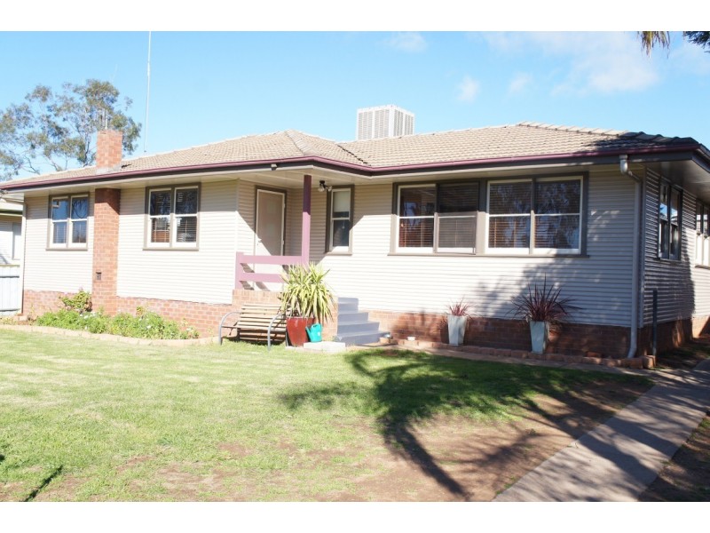 142 Orange Street, Condobolin NSW 2877