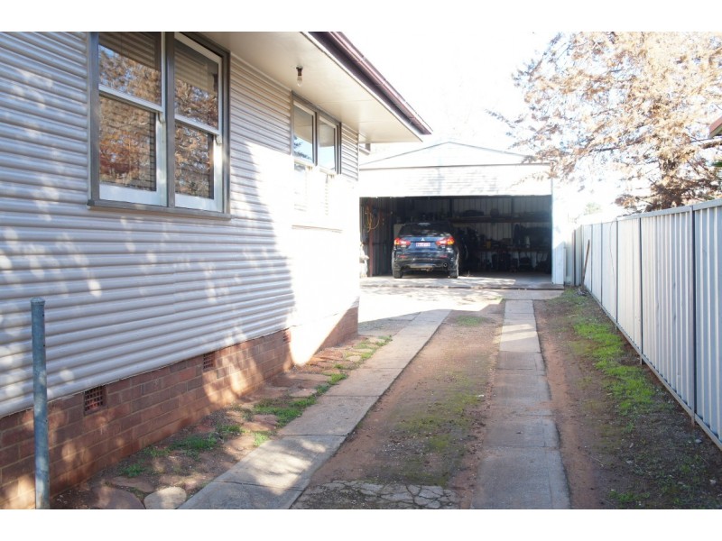 142 Orange Street, Condobolin NSW 2877