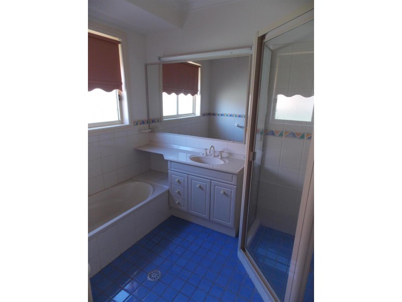 20 Arana Place, Parkes NSW 2870