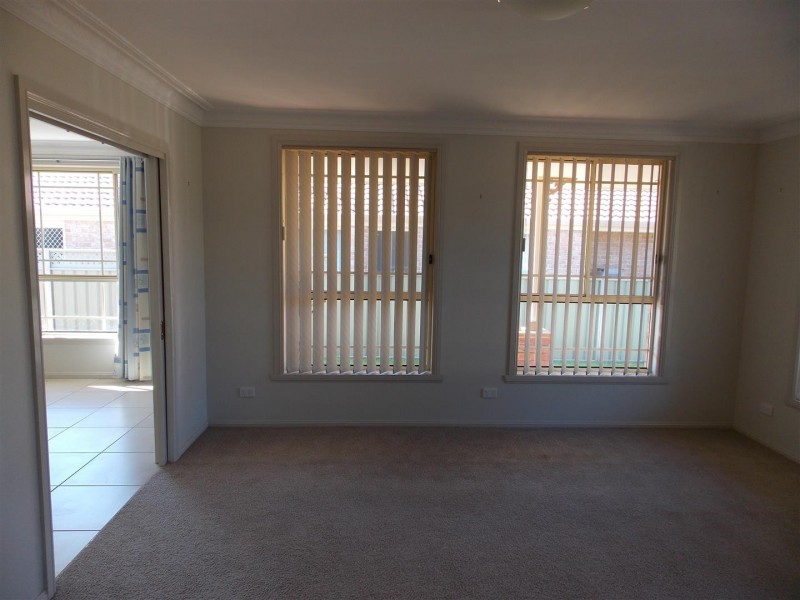 20 Arana Place, Parkes NSW 2870