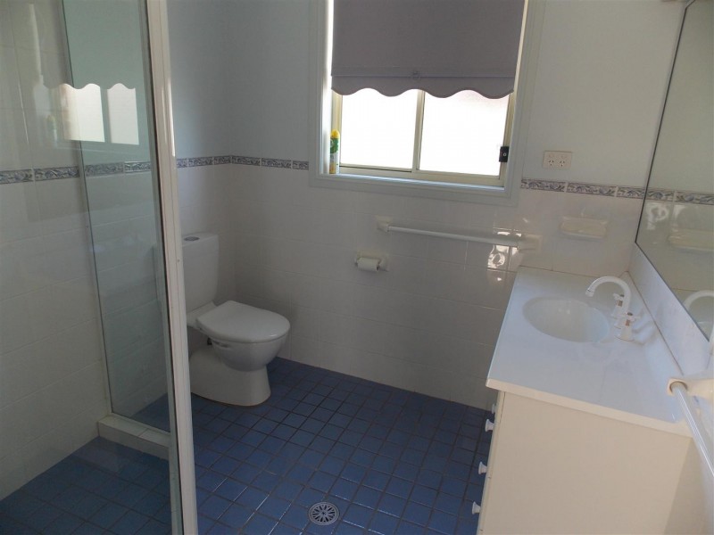 20 Arana Place, Parkes NSW 2870