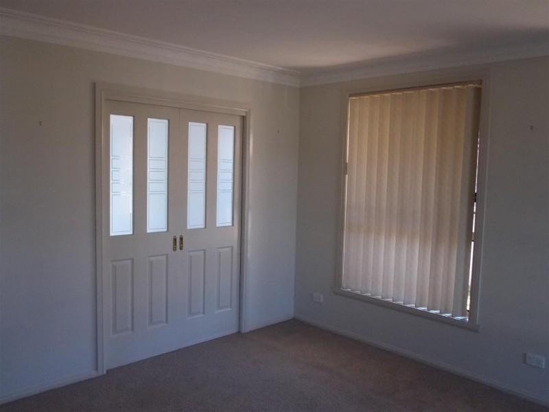 20 Arana Place, Parkes NSW 2870