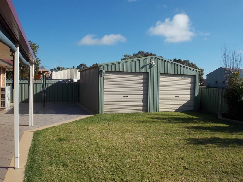 20 Arana Place, Parkes NSW 2870