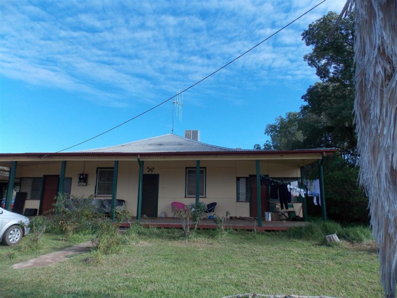 2 Long Street, Trundle NSW 2875