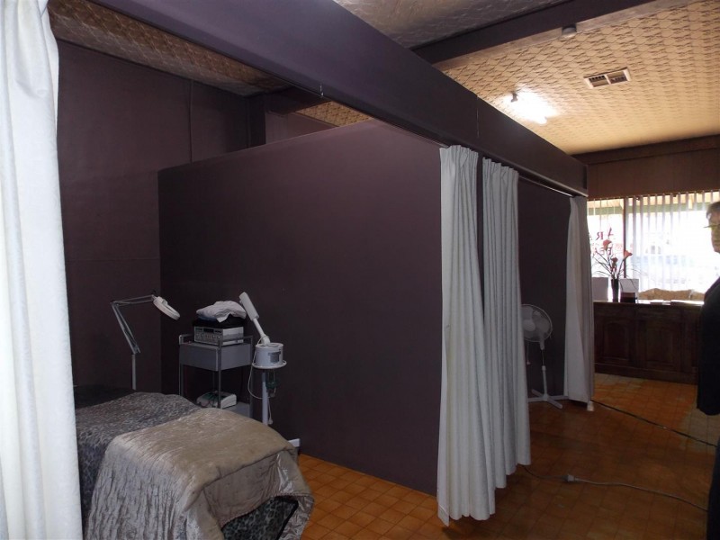 77 Caswell Street, Peak Hill NSW 2869