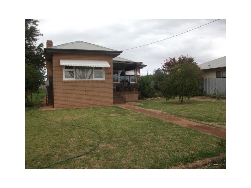 196 Bathurst Street, Condobolin NSW 2877
