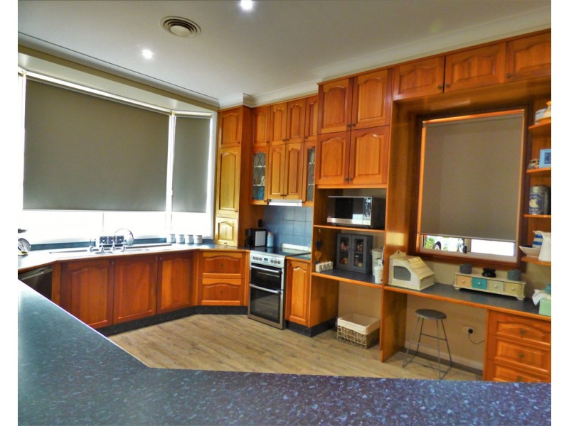 18 East Street, Parkes NSW 2870