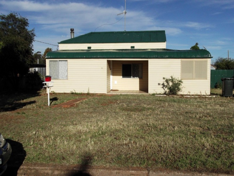 4 Fay Street, Condobolin NSW 2877