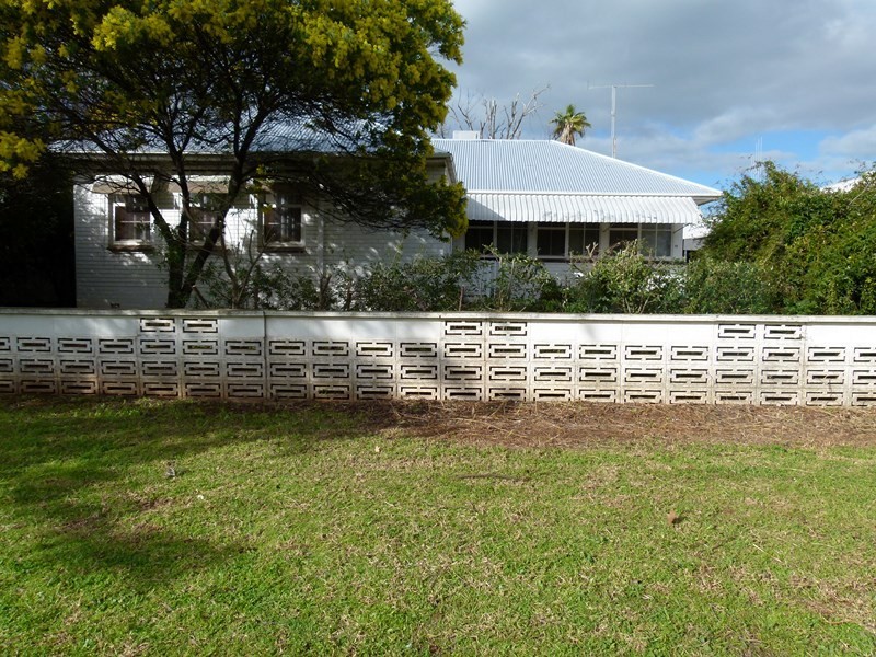 20 Clement Street, Forbes NSW 2871