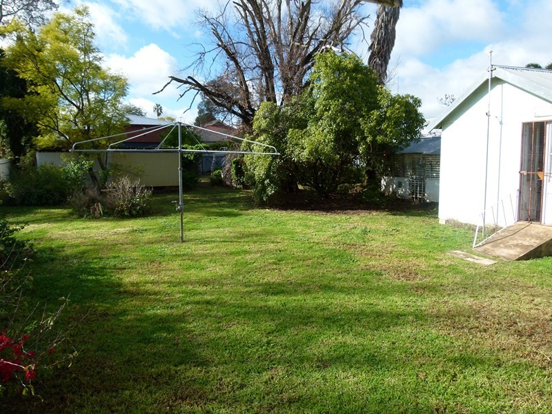 20 Clement Street, Forbes NSW 2871