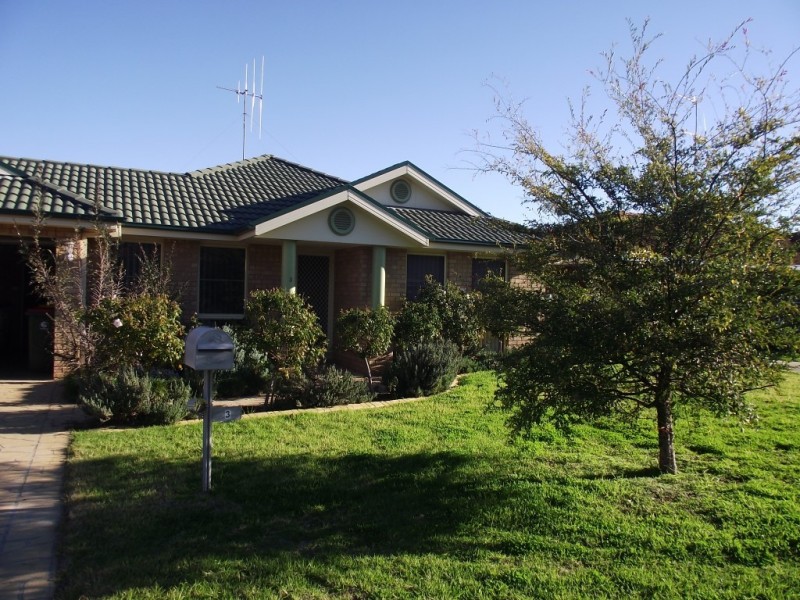 3 Ebelina Crescent, Parkes NSW 2870