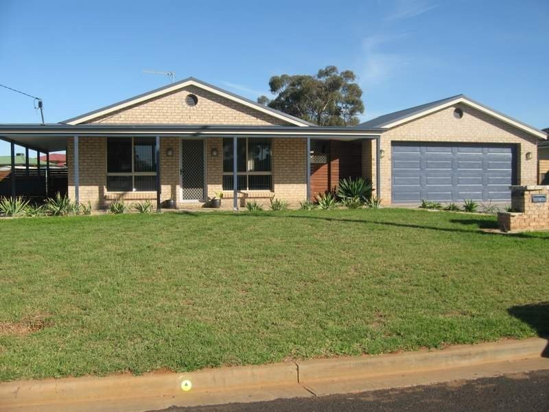 37 Best Street, Parkes NSW 2870