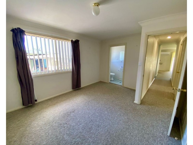17 Victoria Street, Parkes NSW 2870