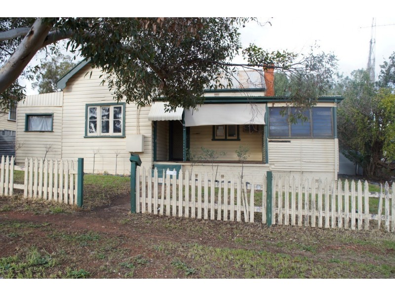 7 Napier St, Condobolin NSW 2877