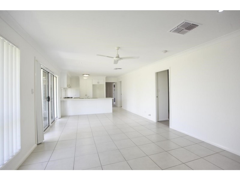 12 Warragrah Place, Parkes NSW 2870
