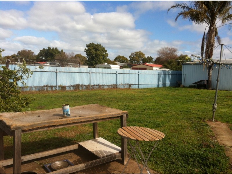 90 Bogan Street, Parkes NSW 2870