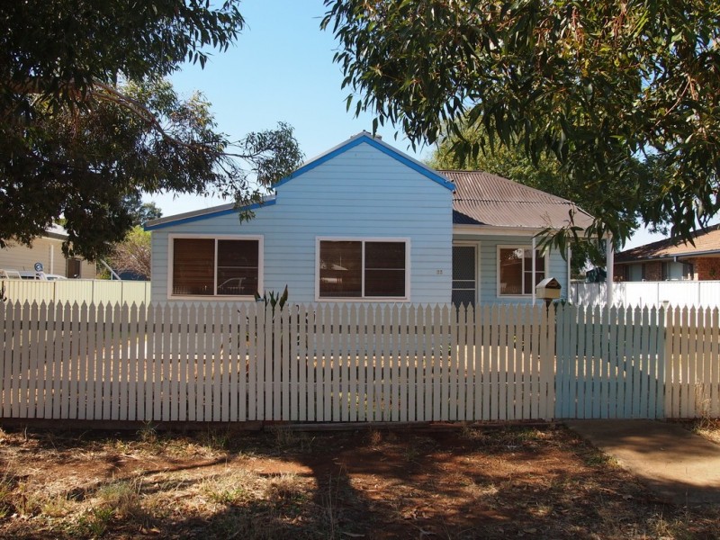 33 Napier Street, Condobolin NSW 2877