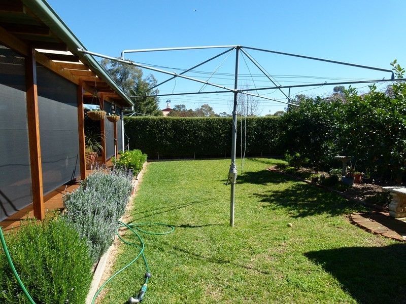 8 Oxford Street, Forbes NSW 2871