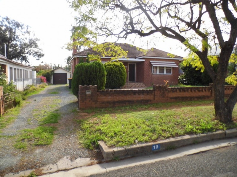 12 Bollinger Street, Parkes NSW 2870