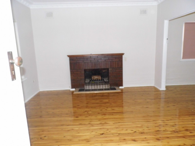 12 Bollinger Street, Parkes NSW 2870