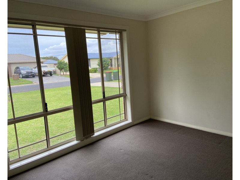 3 Monastery Close, Parkes NSW 2870