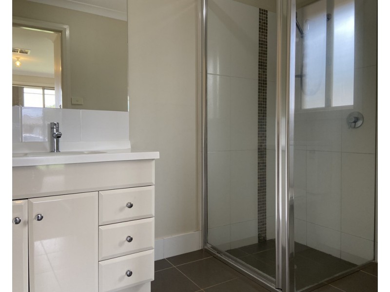 3 Monastery Close, Parkes NSW 2870