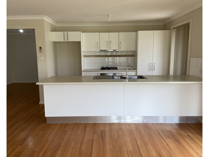 3 Monastery Close, Parkes NSW 2870