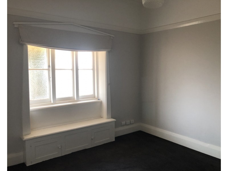 1 Keast Street, Parkes NSW 2870