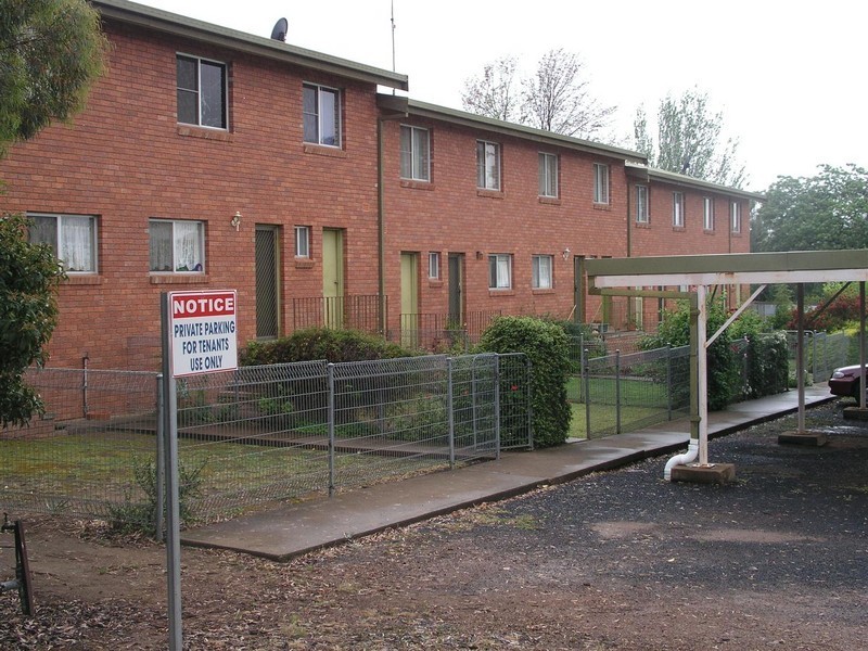 4/11 Albert Street, Parkes NSW 2870