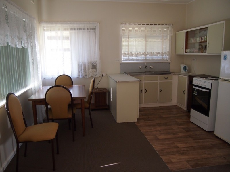 7 Harding Ave, Condobolin NSW 2877