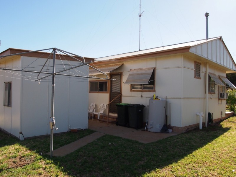 7 Harding Ave, Condobolin NSW 2877