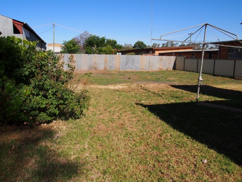 7 Harding Ave, Condobolin NSW 2877